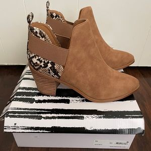 Dolce Vita booties size 6.5